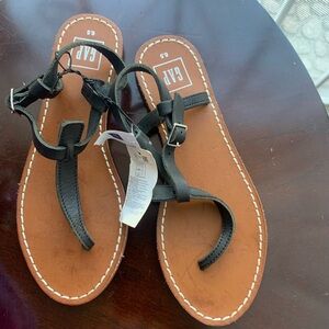 new gap sandals